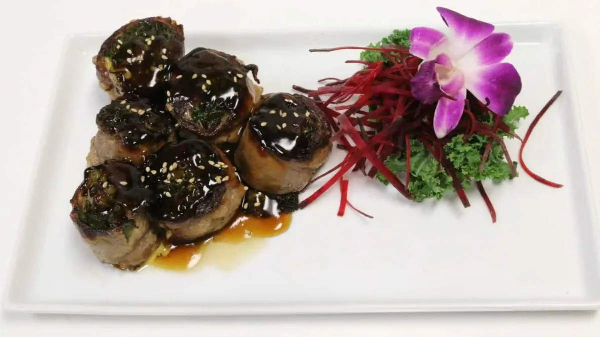 Beef Nigimaki at Fujiyama，a Japanese Restaurant in Brookfield